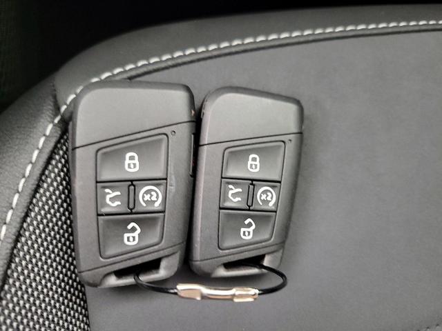 Photo of 2023 Gray Volkswagen Taos
