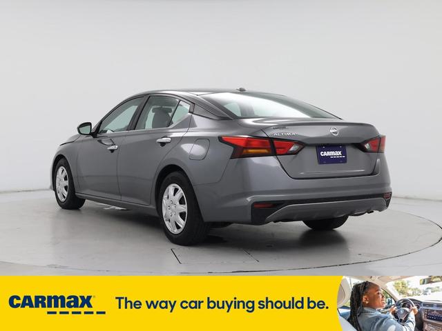 Photo of 2019 Silver Nissan Altima