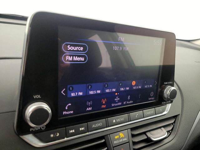Photo of 2019 Silver Nissan Altima