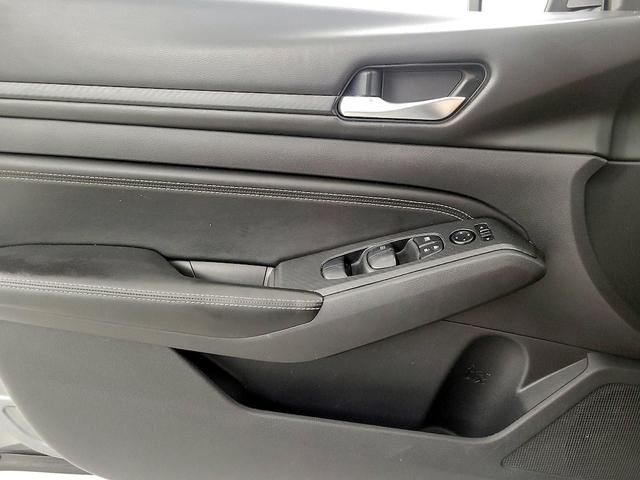 Photo of 2019 Silver Nissan Altima