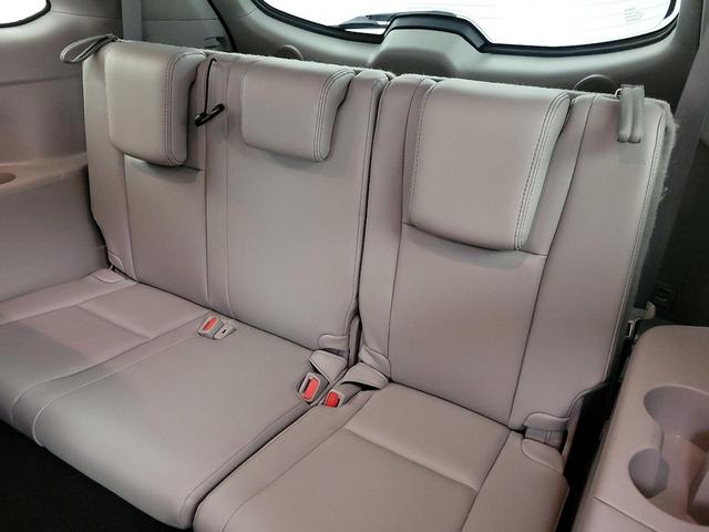 Photo of 2017 White Toyota Highlander