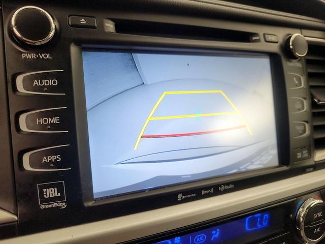 Photo of 2017 White Toyota Highlander