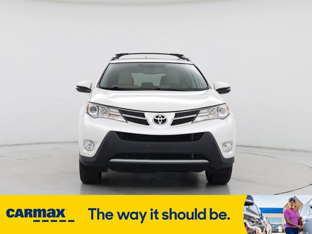 Photo of 2014 White Toyota RAV4