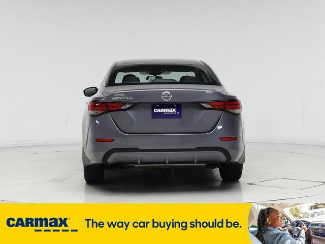 Photo of 2022 Gray Nissan Sentra