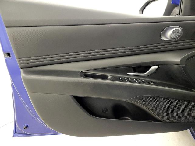 Photo of 2023 Blue Hyundai ELANTRA