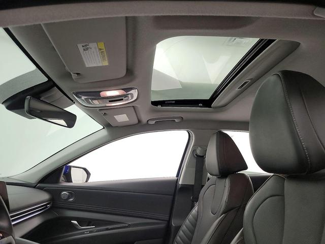 Photo of 2023 Blue Hyundai ELANTRA
