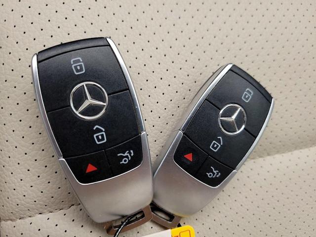 Photo of 2020 White Mercedes-Benz GLE 350