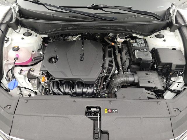 Photo of 2023 White Hyundai TUCSON
