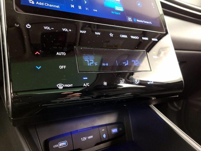 Photo of 2023 White Hyundai TUCSON