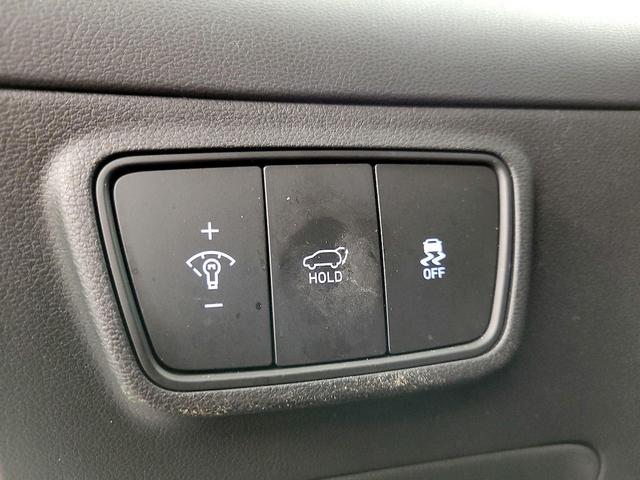 Photo of 2023 White Hyundai TUCSON
