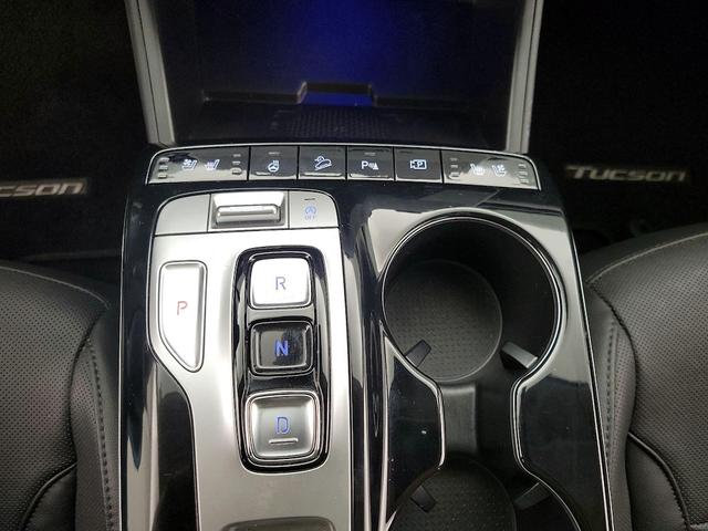 Photo of 2023 White Hyundai TUCSON