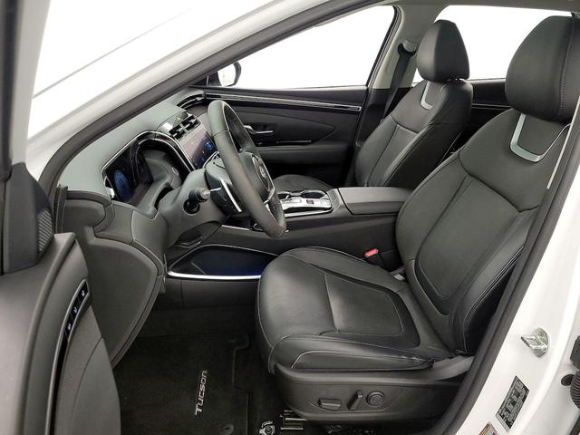 Photo of 2023 White Hyundai TUCSON
