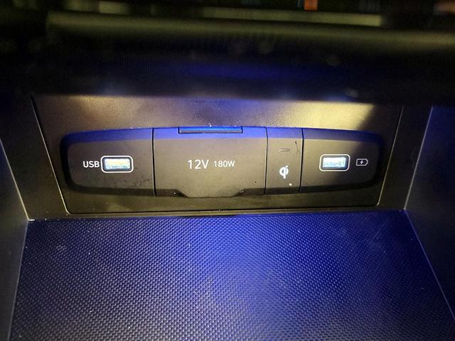 Photo of 2023 White Hyundai TUCSON