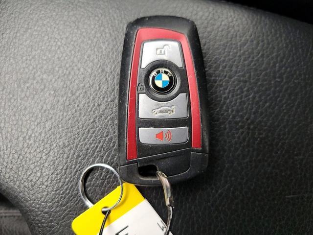 Photo of 2016 Black BMW 328