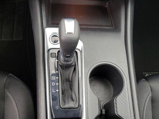 Photo of 2020 Black Nissan Altima