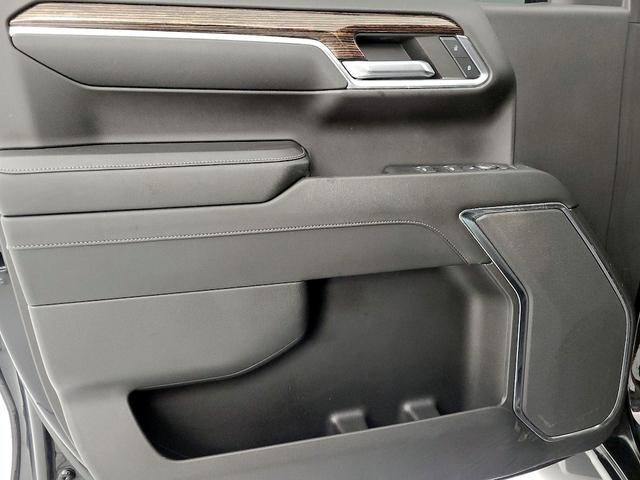 Photo of 2024 Black GMC Sierra 1500