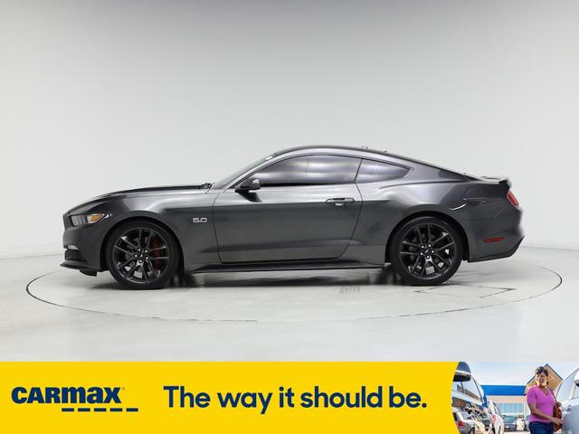 Photo of 2015 Gray Ford Mustang