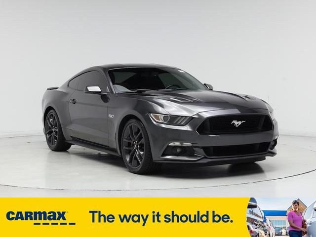 Photo of 2015 Gray Ford Mustang