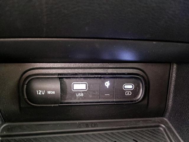 Photo of 2023 White Kia Sportage