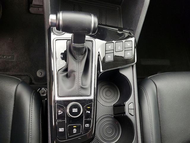 Photo of 2023 White Kia Sportage