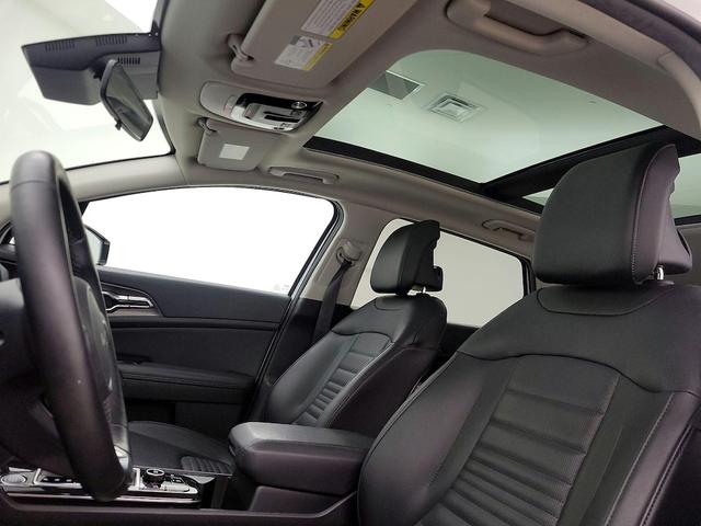 Photo of 2023 White Kia Sportage