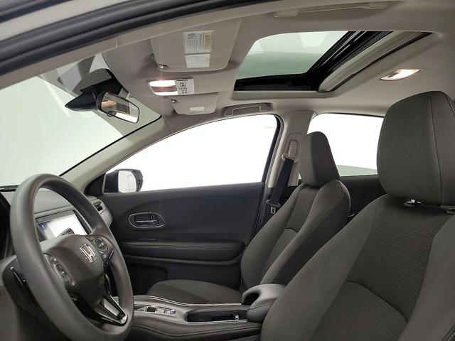 Photo of 2022 White Honda HR-V