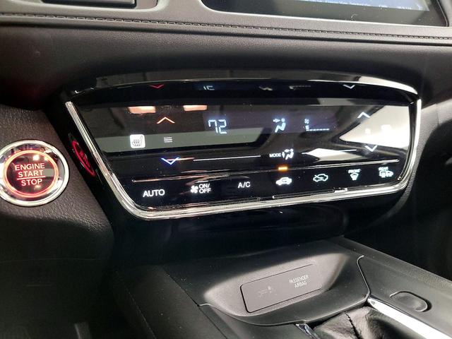 Photo of 2022 White Honda HR-V