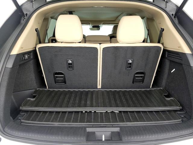 Photo of 2025 White Acura MDX