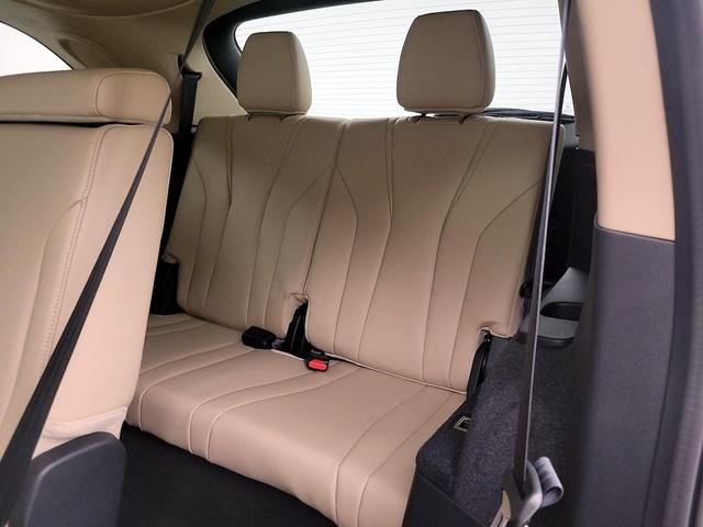 Photo of 2025 White Acura MDX