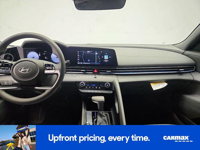 Photo of 2024 Gray Hyundai ELANTRA