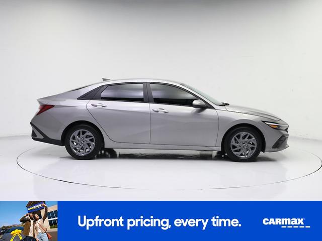 Photo of 2024 Gray Hyundai ELANTRA