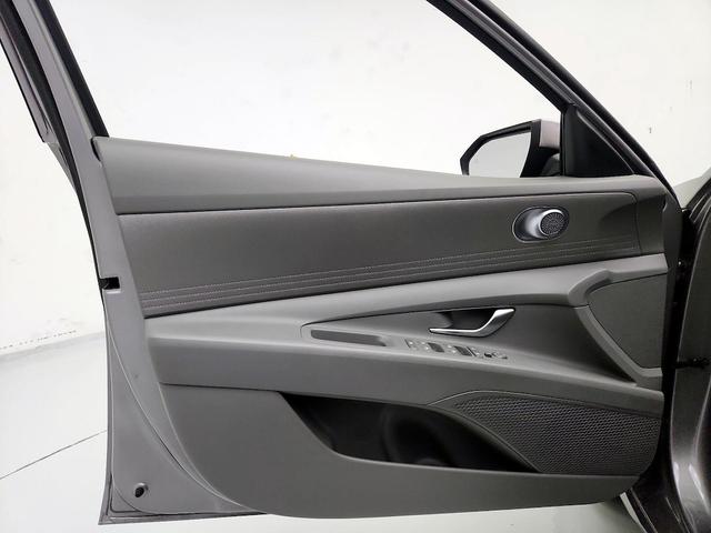 Photo of 2024 Gray Hyundai ELANTRA