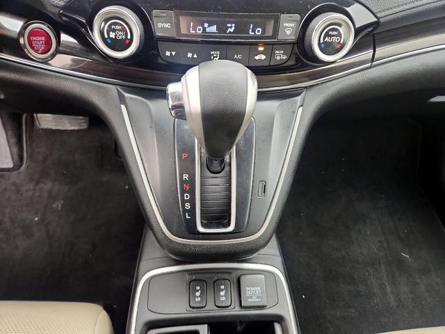 Photo of 2015 White Honda CR-V
