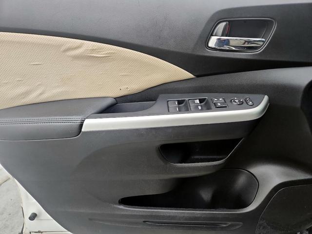 Photo of 2015 White Honda CR-V