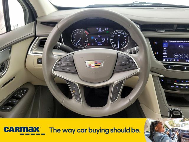 Photo of 2021 White Cadillac XT5