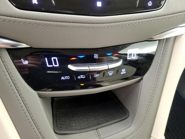 Photo of 2021 White Cadillac XT5