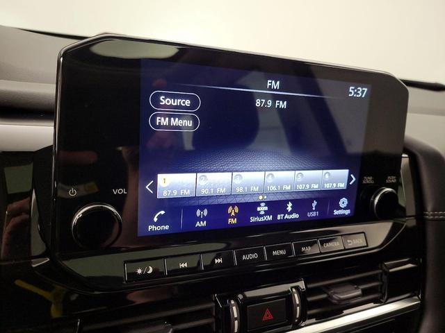 Photo of 2023 White Nissan Pathfinder