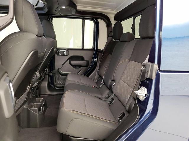 Photo of 2025 Blue Jeep Gladiator