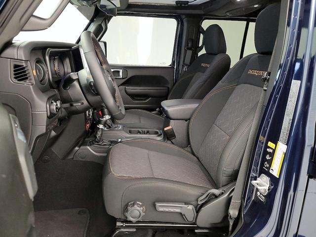 Photo of 2025 Blue Jeep Gladiator