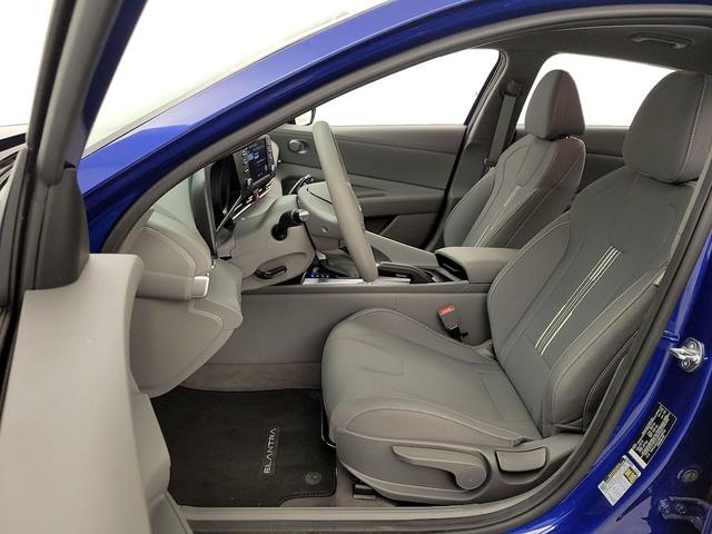 Photo of 2023 Blue Hyundai ELANTRA