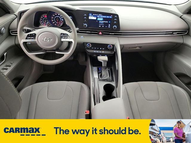 Photo of 2023 Blue Hyundai ELANTRA