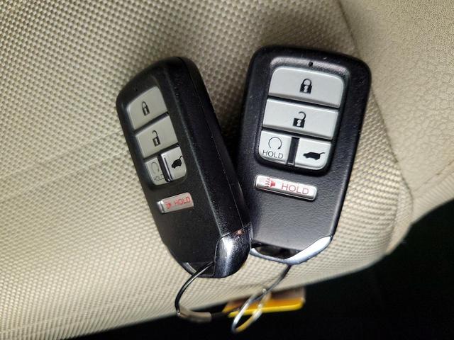 Photo of 2020 White Honda CR-V