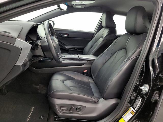 Photo of 2021 Black Toyota Avalon
