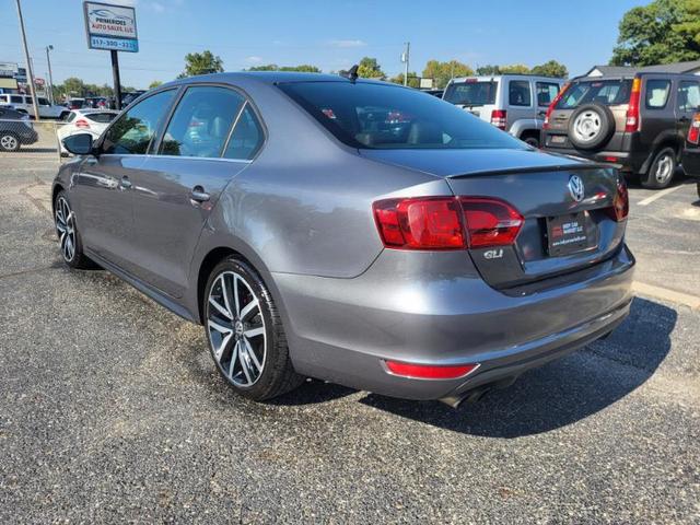 Photo of 2012 Platinum Gray Metallic Volkswagen Jetta