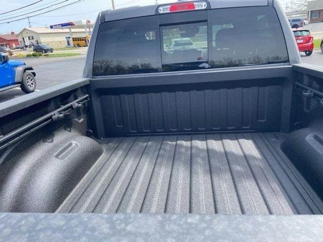 Photo of 2025 Granite Crystal Metallic Clearcoat RAM 1500