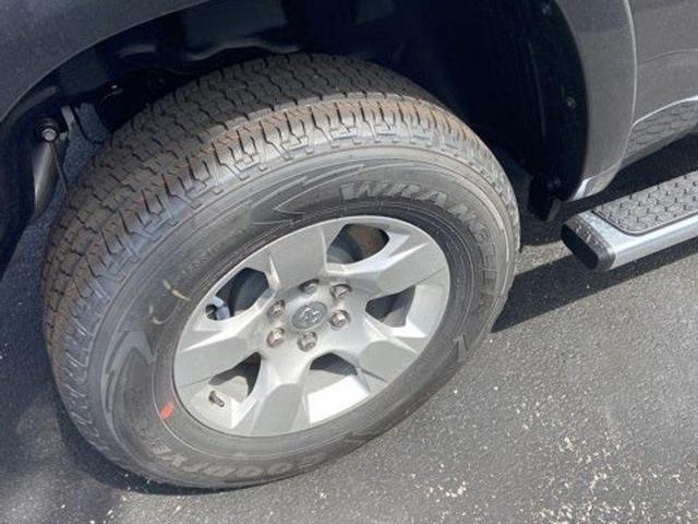 Photo of 2025 Granite Crystal Metallic Clearcoat RAM 1500