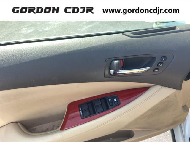 Photo of 2008 Starfire Pearl Lexus ES 350