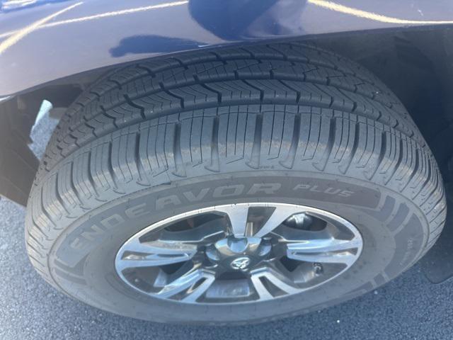 Photo of 2013 Blue Toyota Tacoma