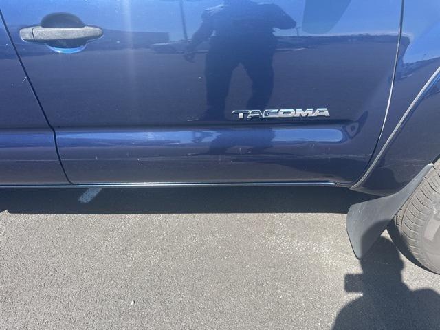 Photo of 2013 Blue Toyota Tacoma