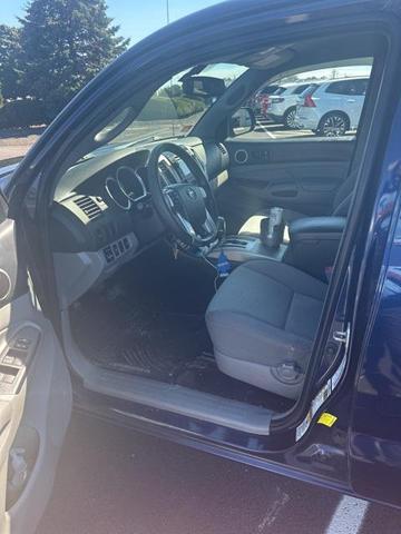 Photo of 2013 Blue Toyota Tacoma
